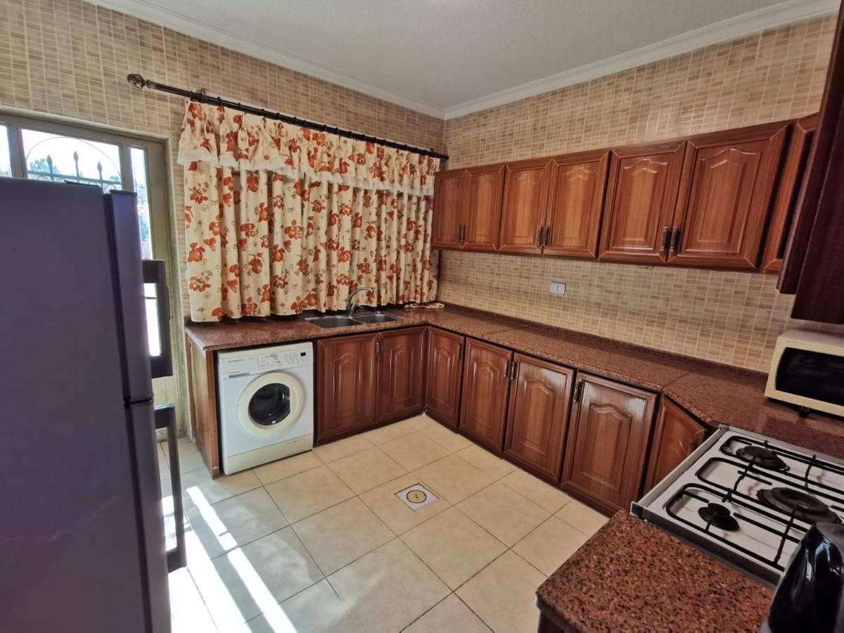 Margarita Furnished Apartments Аман Екстериор снимка