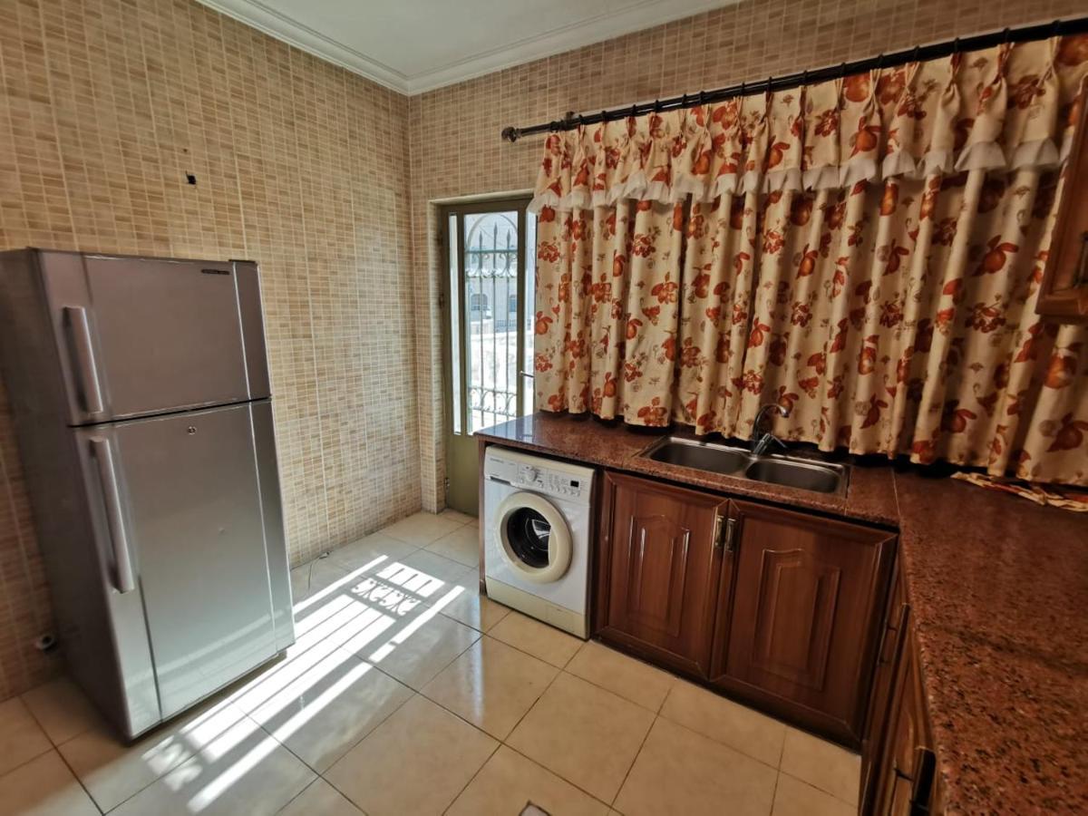 Margarita Furnished Apartments Аман Екстериор снимка